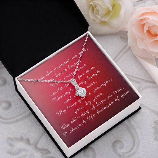 Mother's Day Alluring Beauty Necklace