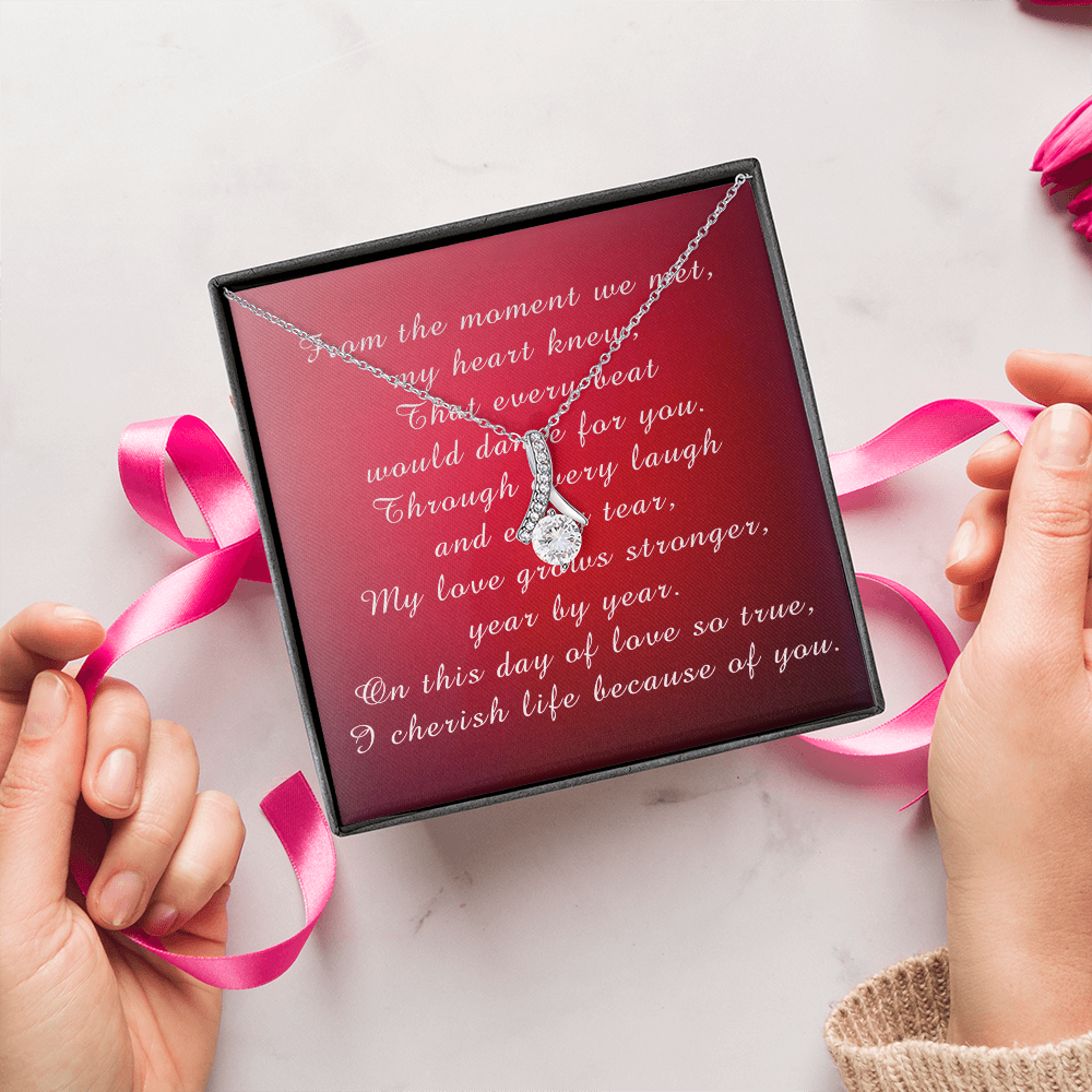 Mother's Day Alluring Beauty Necklace