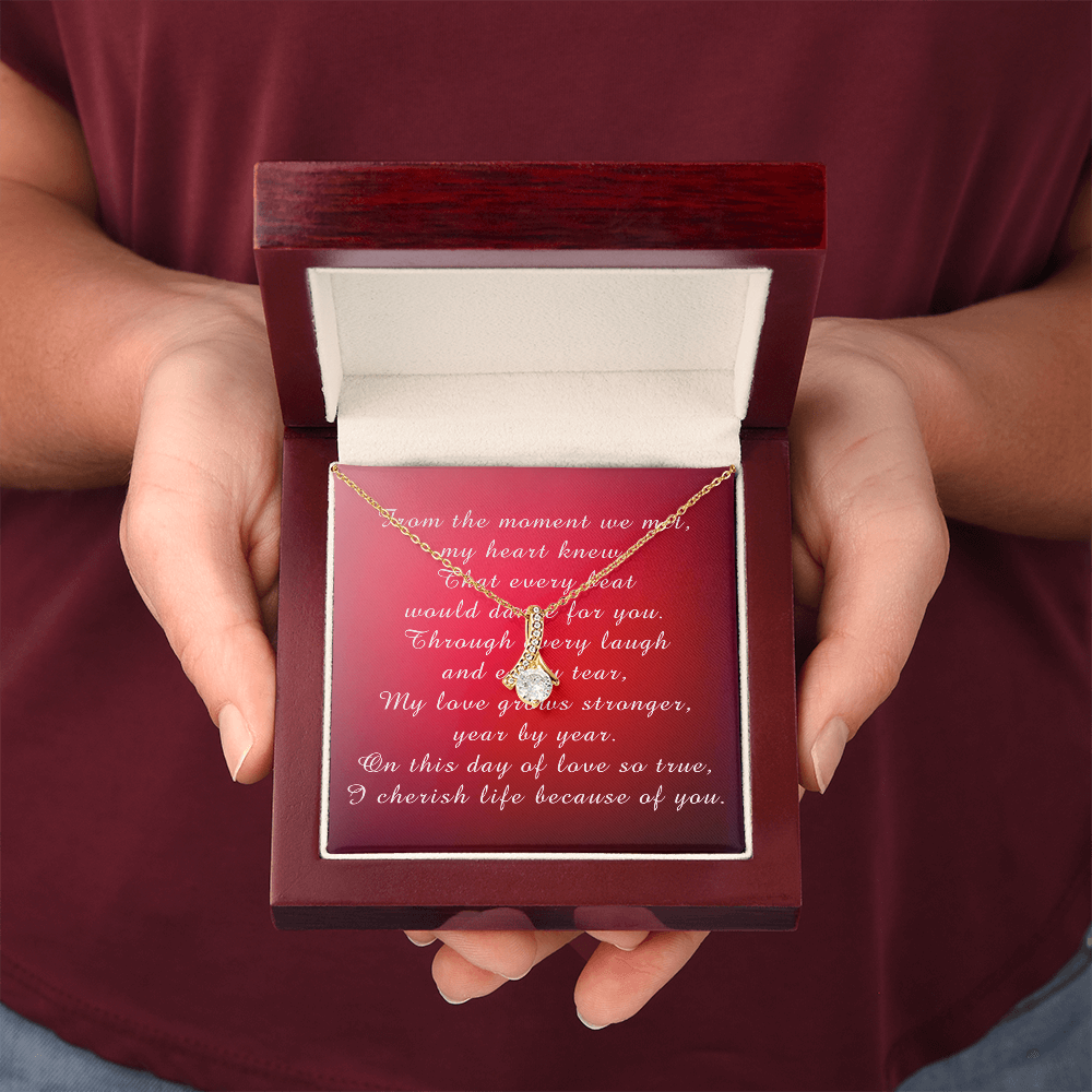 Mother's Day Alluring Beauty Necklace