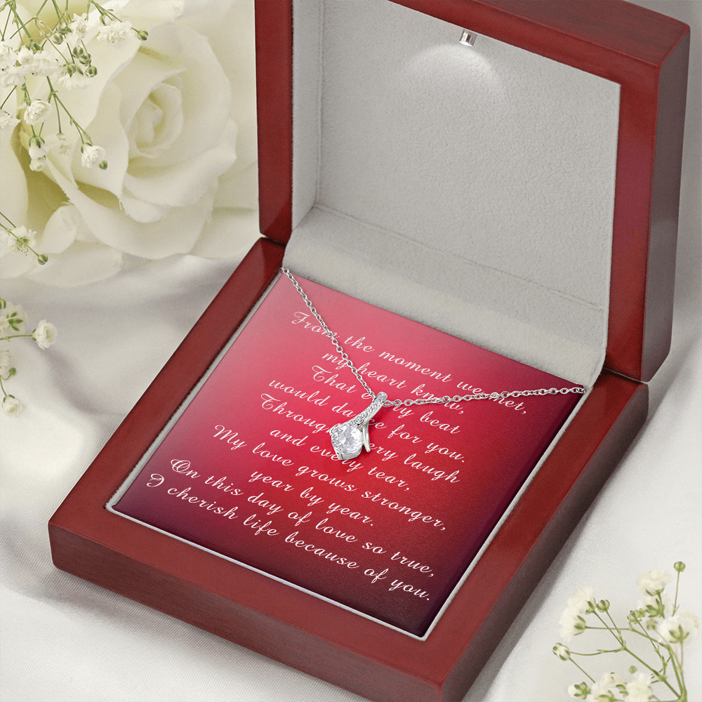 Mother's Day Alluring Beauty Necklace