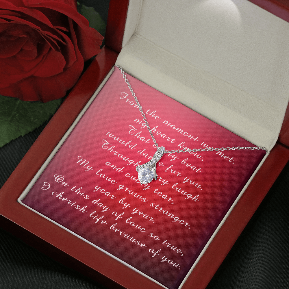 Mother's Day Alluring Beauty Necklace